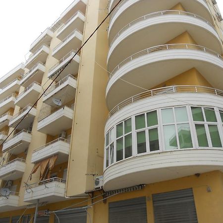 Elis Apartment Vlorë Buitenkant foto